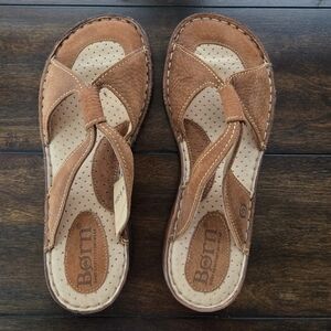 Born sandals